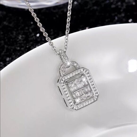 The Gatsby 925 Silver White Sapphire pendant necklace - Picture 1 of 10